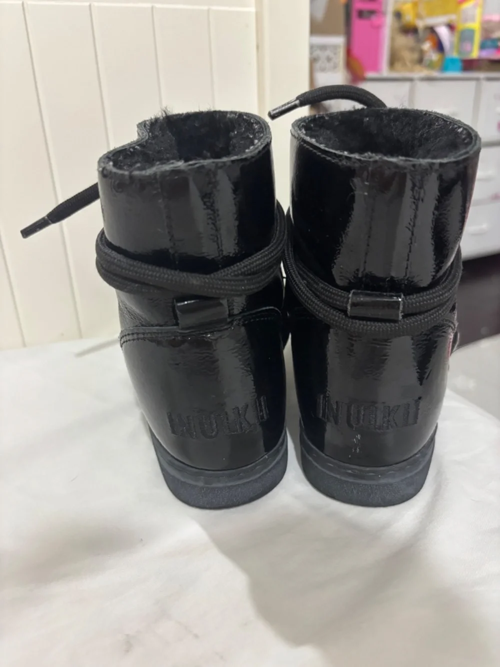 Boots Inuikii